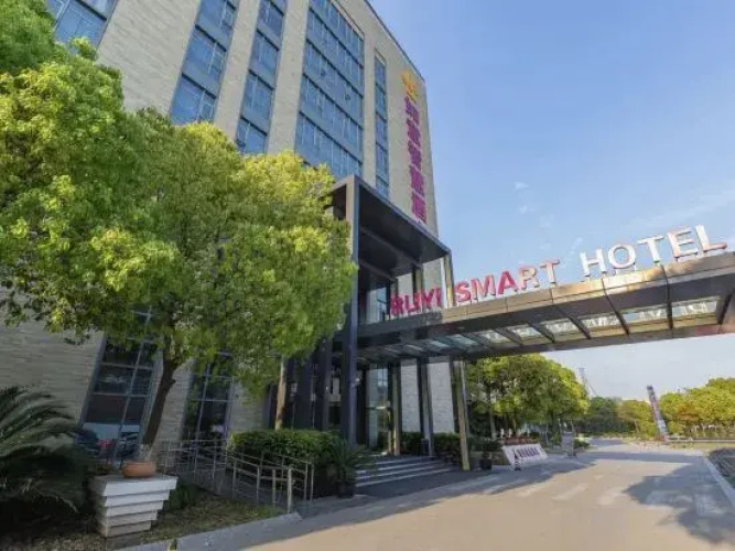 shanghai satisfactory smart hotel