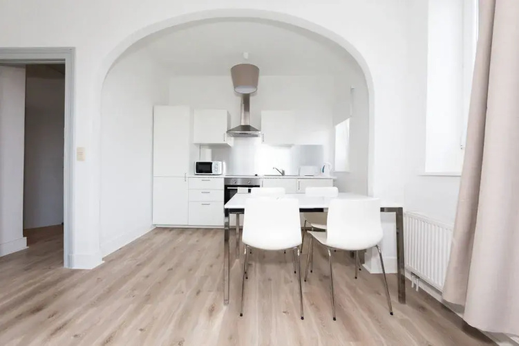 Louise Apartments Chatelain