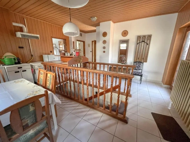 3 Bedrooms Apartment
