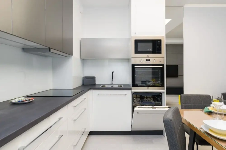 1 Bedroom Apartment with balcony