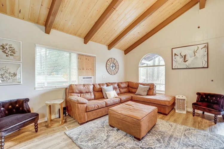 3 Bedrooms Cottage
