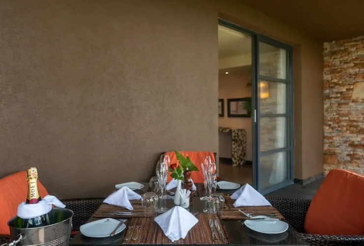 2 Bedrooms Presidential Suite with balcony and with lake view