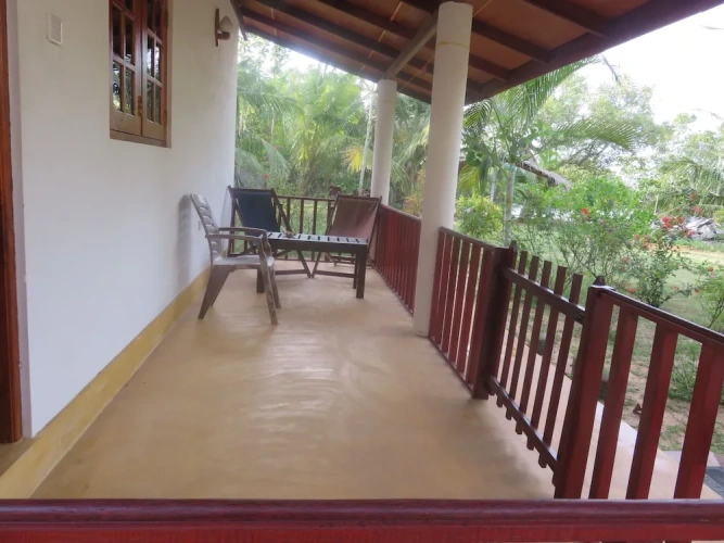Bungalow with balcony