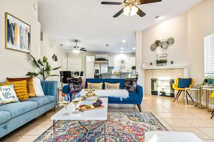 Relaxing 4BR Retreat w/ Refreshing Pool