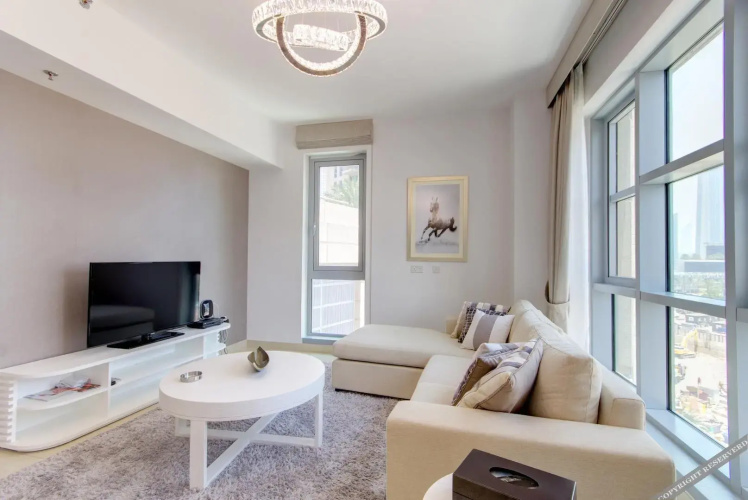 Exquisite1 BR Apartment, Standpoint Tower Downtown