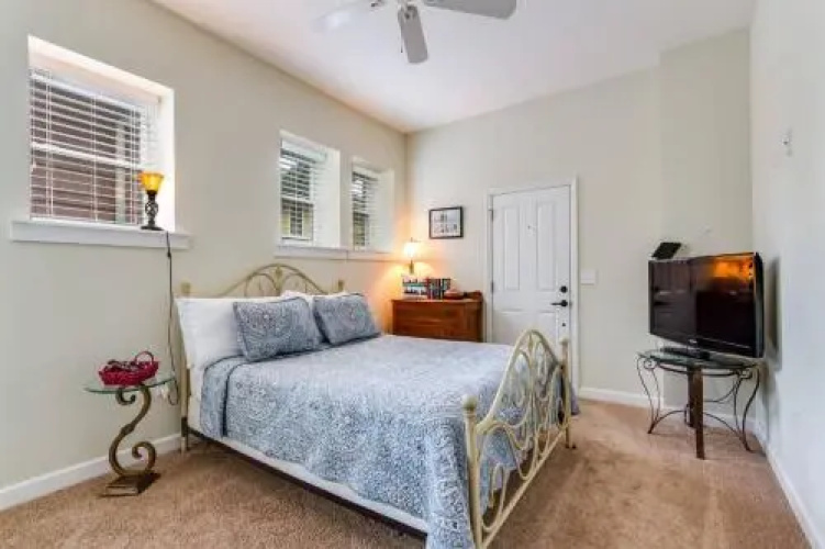 JBH 115 W 2nd Apt #1