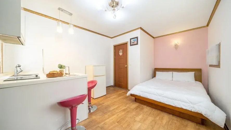 Gapyeong Gold Castle Pension