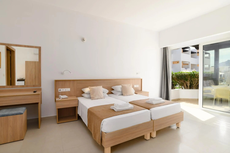 Matina Pefkos ApartHotel