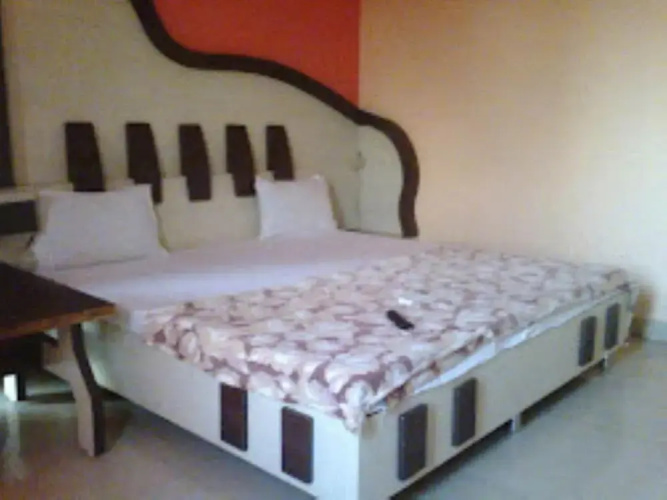Goroomgo Hotel Rajawat Madhya Pradesh