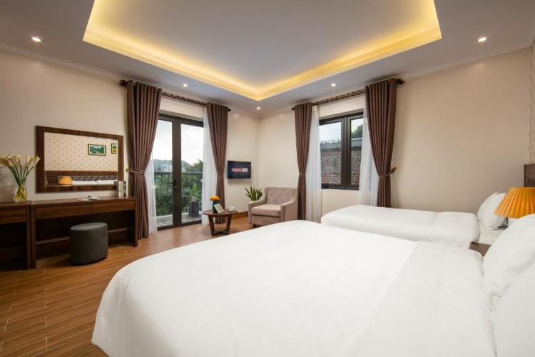 Standard Triple room with mountain view