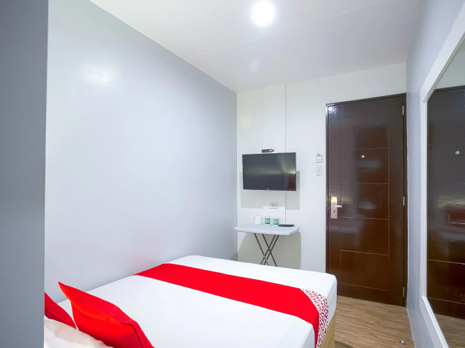 OYO 793 Dg Budget Hotel