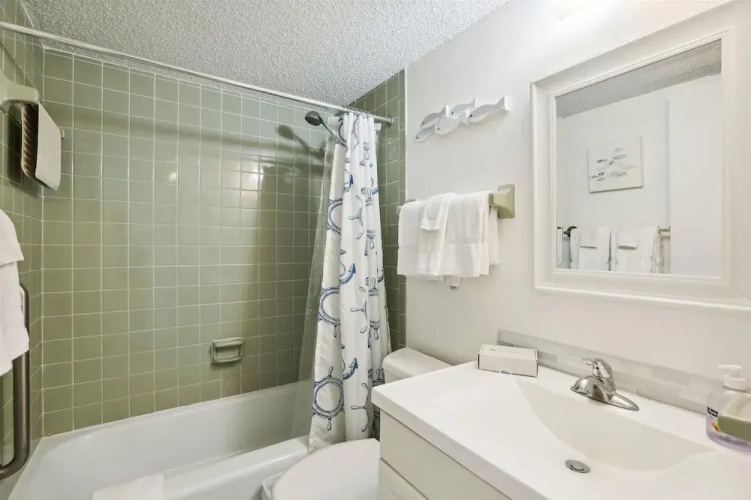 Beachfront Epic Ocean Views Sleeps 6 New Rental