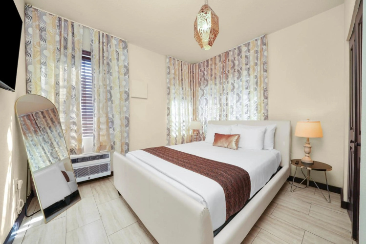 Tradewinds Apartment Hotel photo 7
