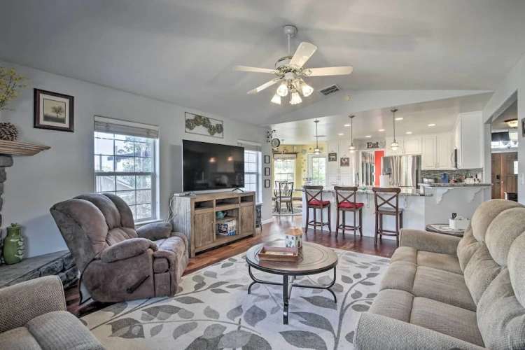 3 Bedrooms Cottage