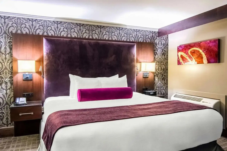 Ramada Springfield Inn And Conference Center