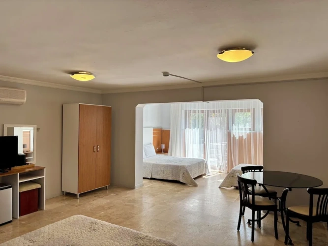 1 Bedroom Economy Quadruple room