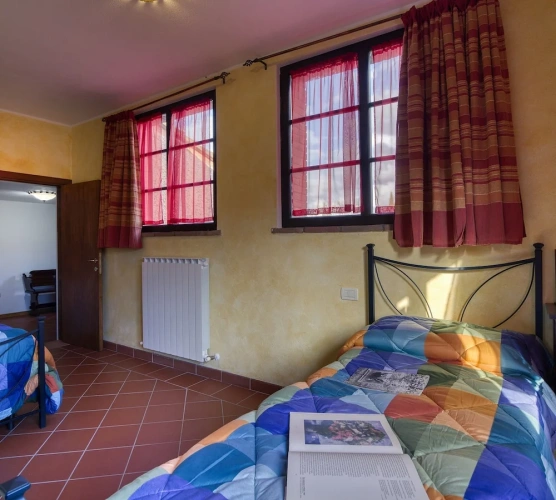 2 Bedrooms Quadruple Family Apartment