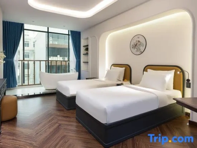Twin Suite with balcony