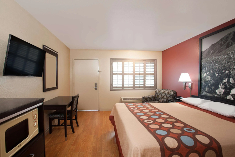 Motel 6 Pasadena, CA – Old Town Pasadena Area