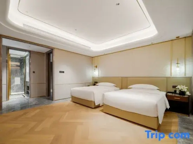 Royal Family Suite