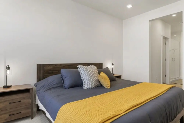 St. Gorgeous 3 Bedroom Condo