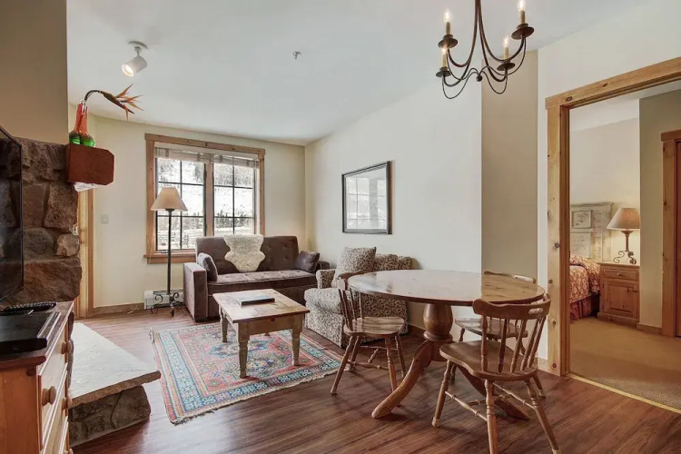 8493 Dakota Lodge