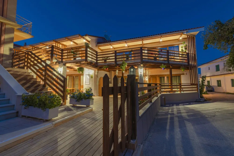 Ekati Mare Apartments