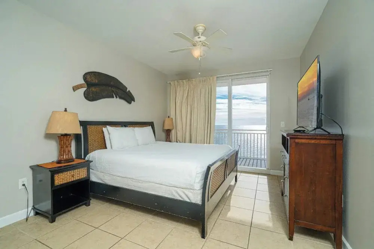 Beachfront Haven 2 BDR Kid-friendly Resort!