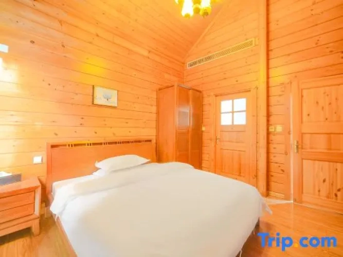 2 Bedrooms Chalet