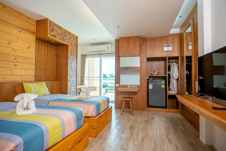 Deluxe Twin room with balcony