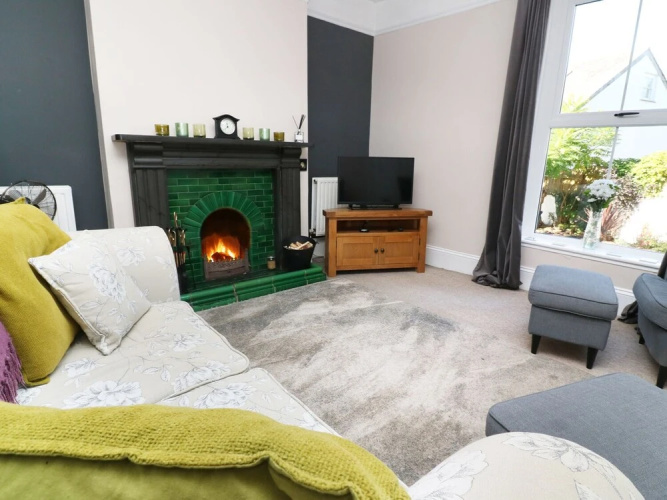2 Emma Place, Bodmin