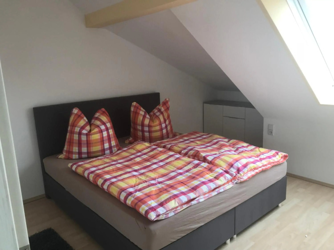 Kuschelige Dachgeschosswohnung am Clarapark
