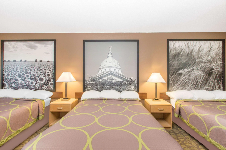 Super 8 by Wyndham Belleville
