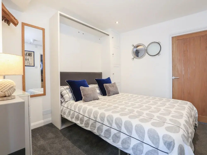 35 The Salcombe