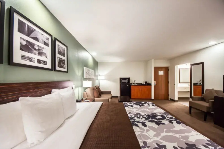 Sleep Inn & Suites