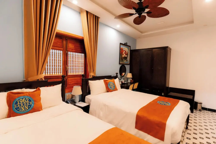 75 Garden INN