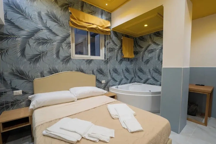 1 Bedroom Suite