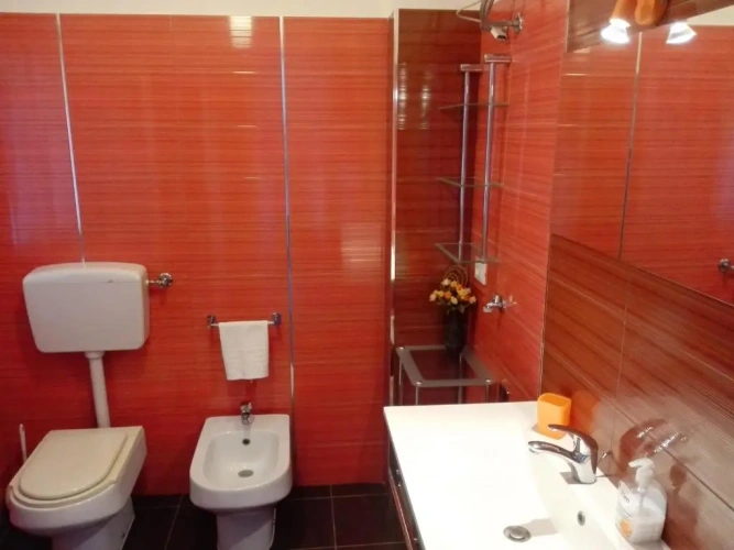 2 Bedrooms Cottage