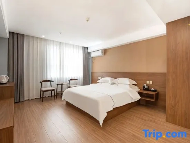 Standard Double room with city view