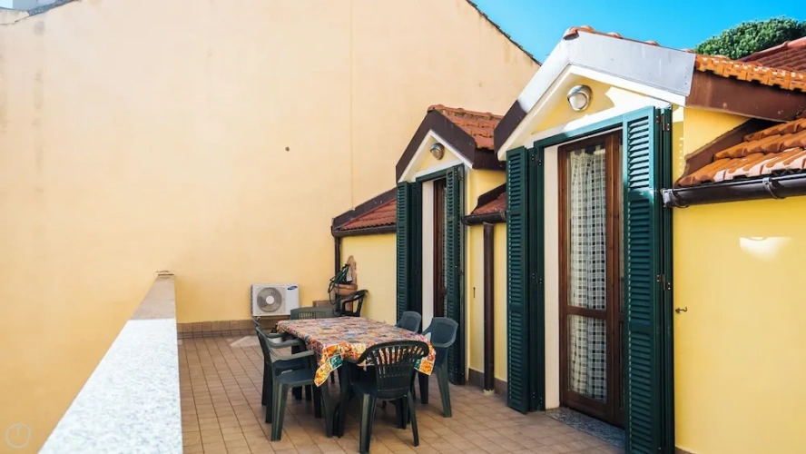 2 Bedrooms Apartment