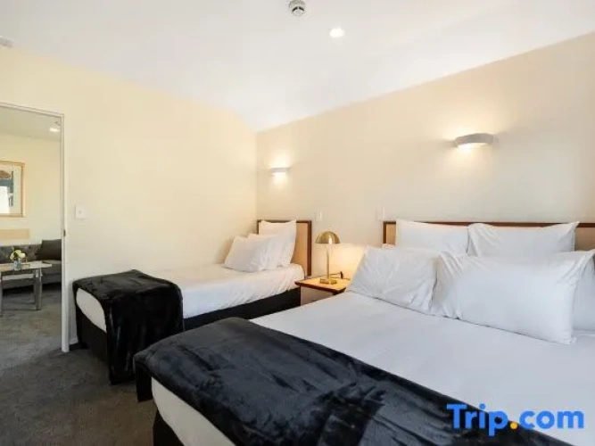 Deluxe Double Suite