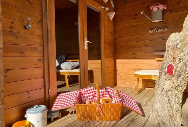 Natura Fun House & Camping
