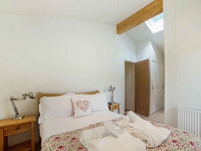 1 Streamside, Looe
