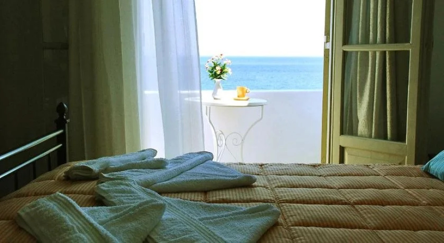 Vrohaki Studios & Rooms