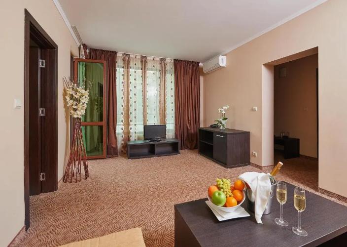 Central Plaza Hotel