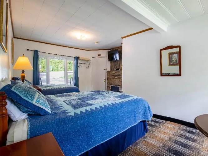 Standard Quadruple room with balcony and with river view
