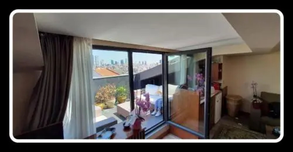MB Deluxe Suite Hotel