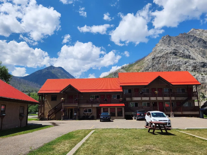 Aspen Village Inn