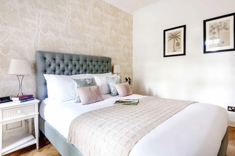 Chic Coleherne Road Garden House