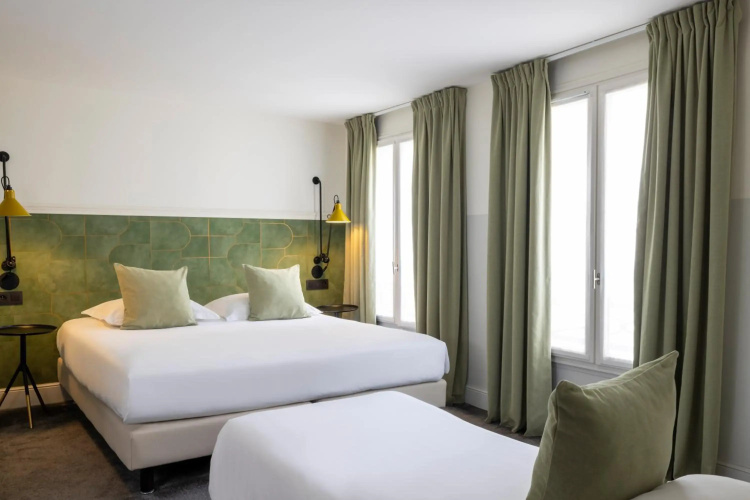 Titania Hotel